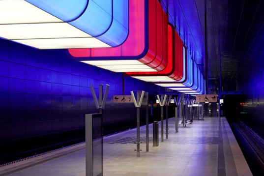 Using LED lightings in subway is more energy saving